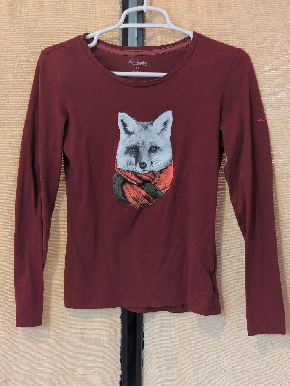 Columbia Women's Long Sleeve Tee Burgundy Fox Graphic